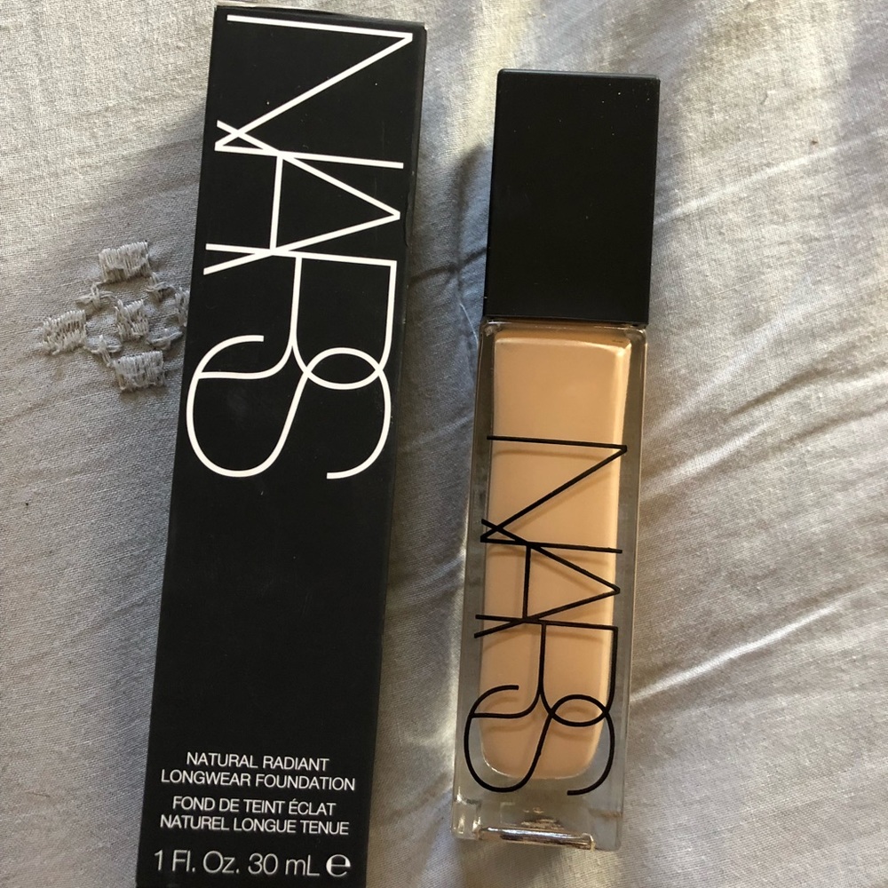 NARS Radiant Longwear Foundation